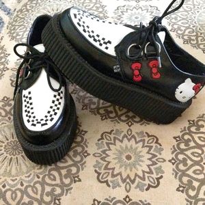 VINTAGE HELLO KITTY PLATFORM TUKS.